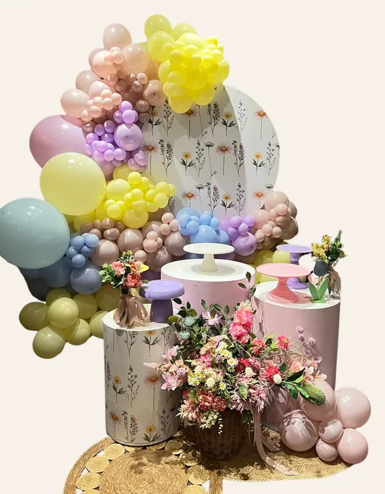 Set básico personalizado con mampara redonda, cilindros y arco de globos